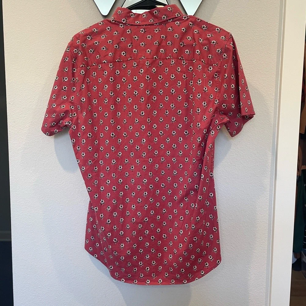 NWOT Abercrombie Floral Button Down - Picture 2 of 3